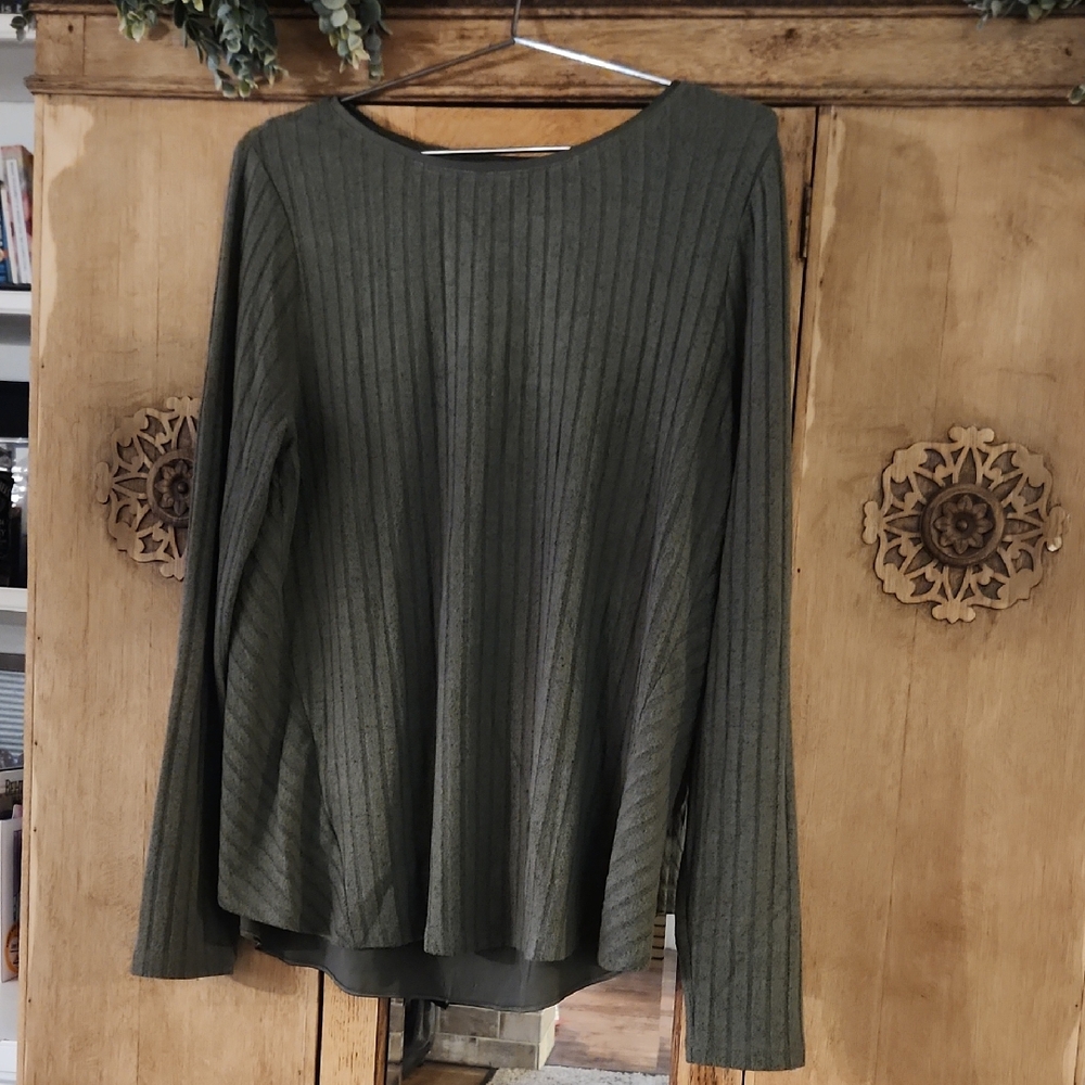 White House Black Market Olive Ribbed Top